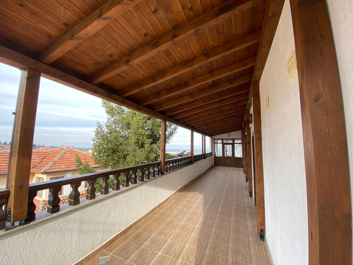 Семеен Хотел Конака Asenovgrad Exterior foto