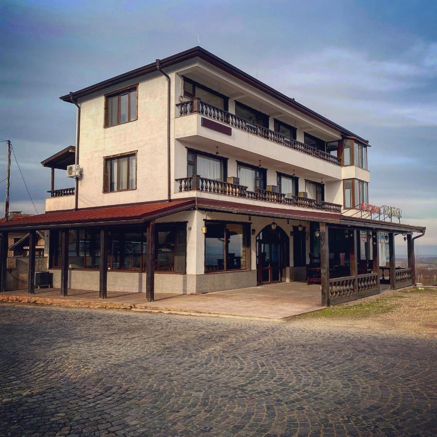 Семеен Хотел Конака Asenovgrad Exterior foto
