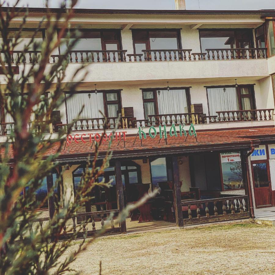 Семеен Хотел Конака Asenovgrad Exterior foto